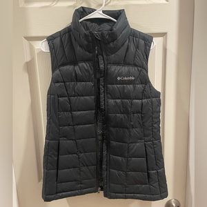 Columbia Puffer Vest - Women’s Medium NWOT